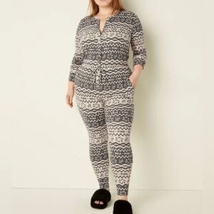 Black & White Fair Isle Victoria's Secret Pink Footie Pajama Onesie NWT Size L